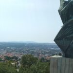 Hogyan lehet feljutni a pécsi Niké-szoborhoz és mit lehet látni onnan?